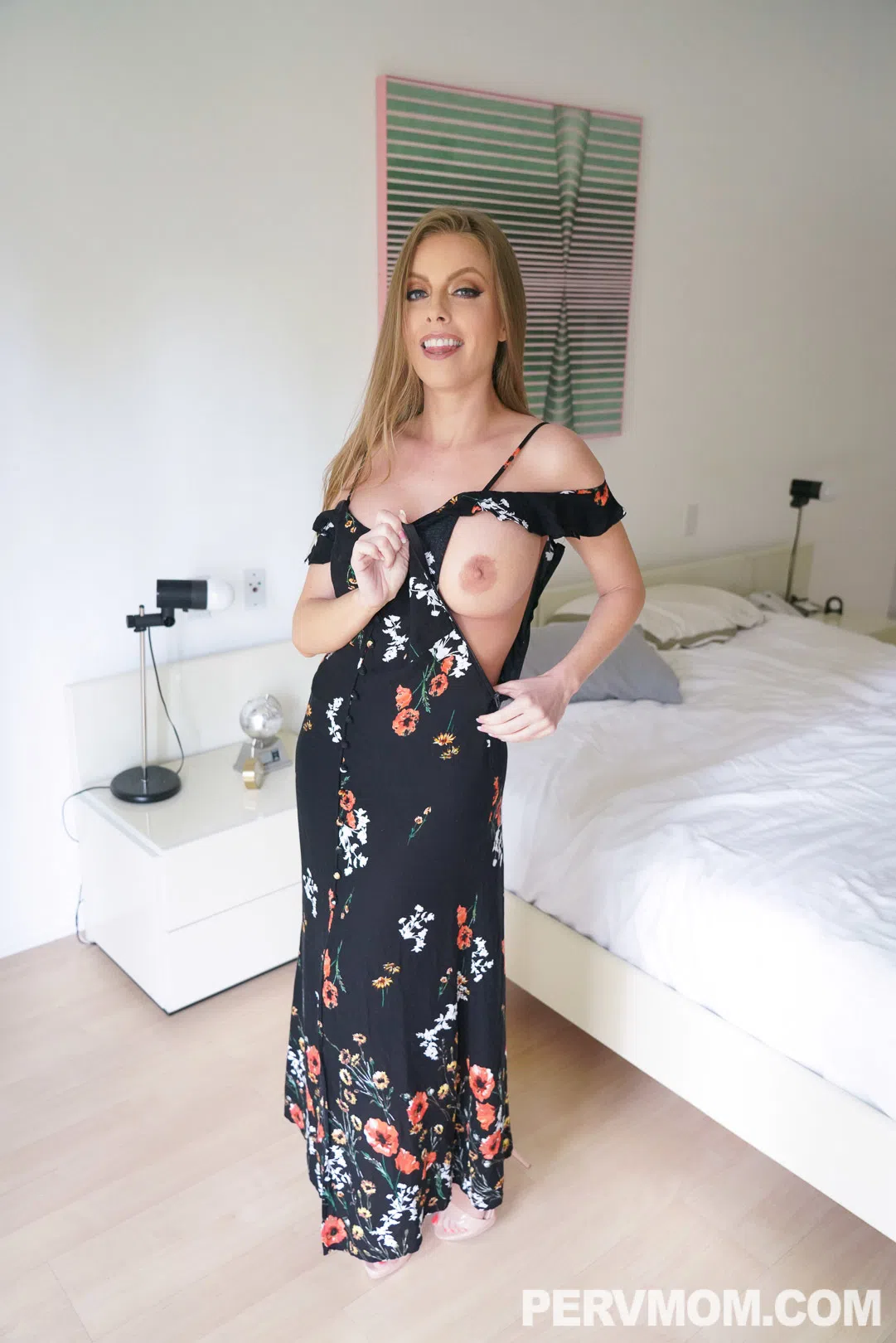 britney-amber-perv-mom-62433 Of Page 2-8.webp