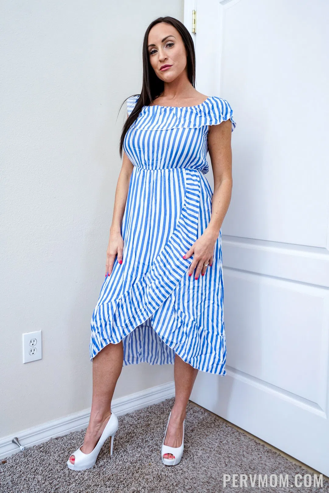 jasmine-daze-alyssia-vera-perv-mom-144711 Of Page 1-1.webp