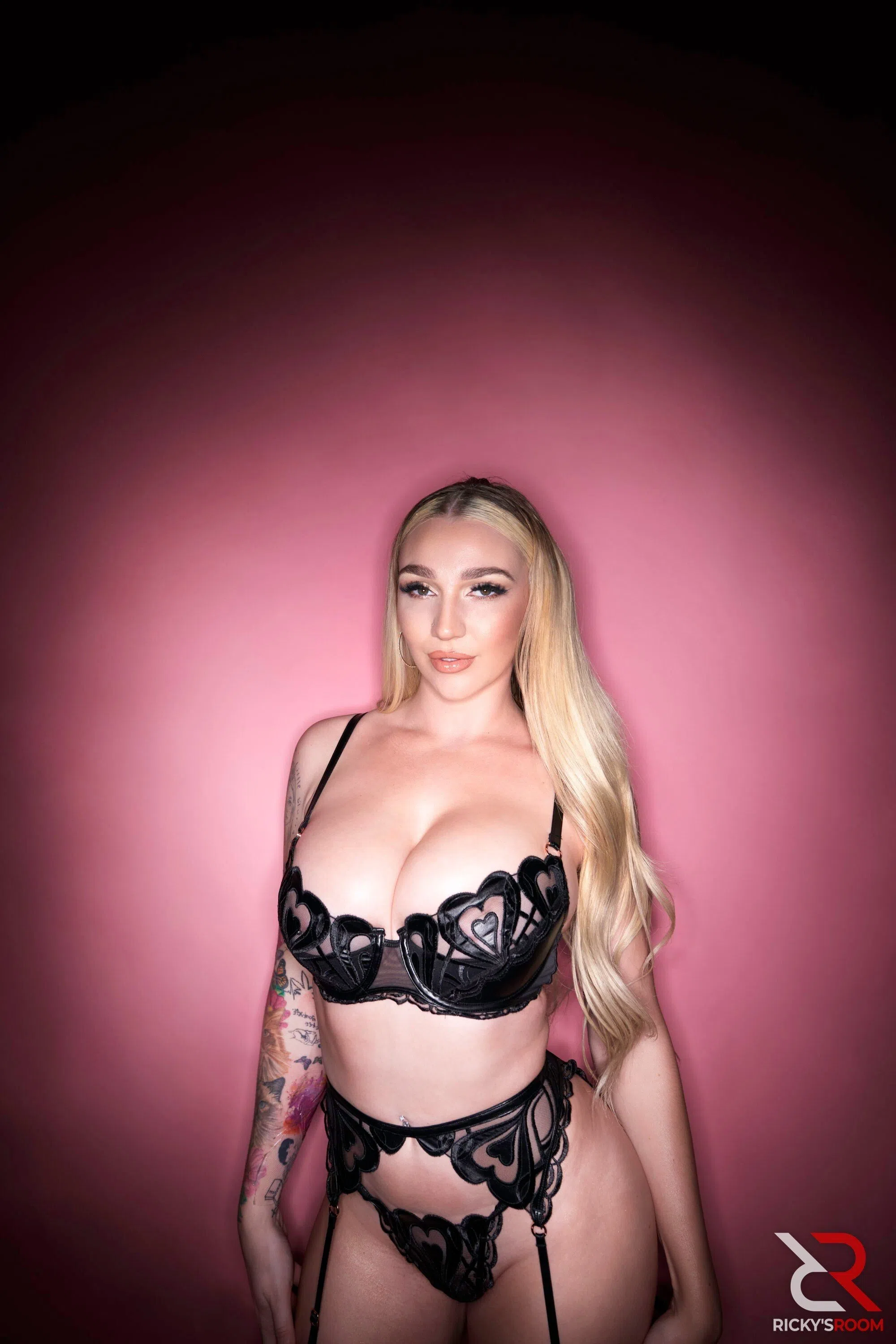 kendra-sunderland-ricky-s-room-139981 Of Page 1-2.webp