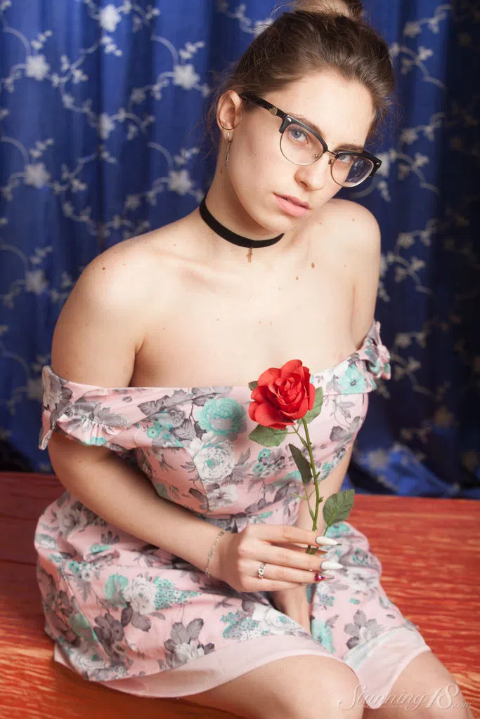 liza-loo-stunning-18-102586 Of Page 1-2.webp