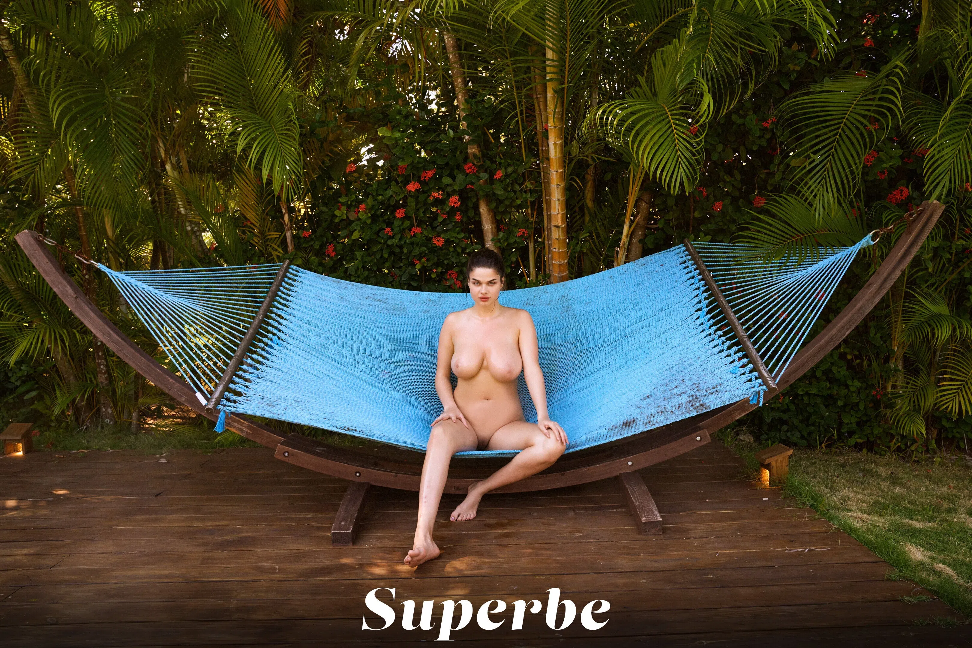 lola-johnson-superbe-133616 Of Page 3-11.webp