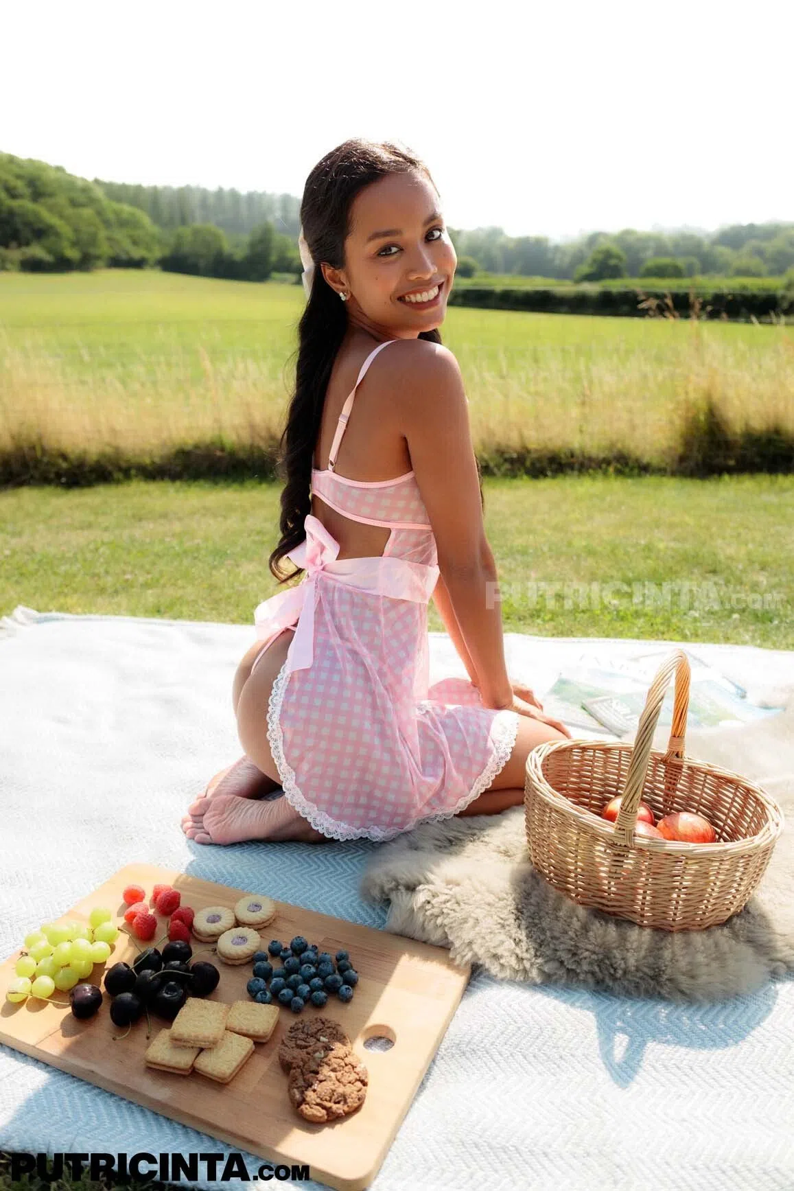 putri-cinta-401-picnic-with-benefits-202837 Of Page 1-2.webp
