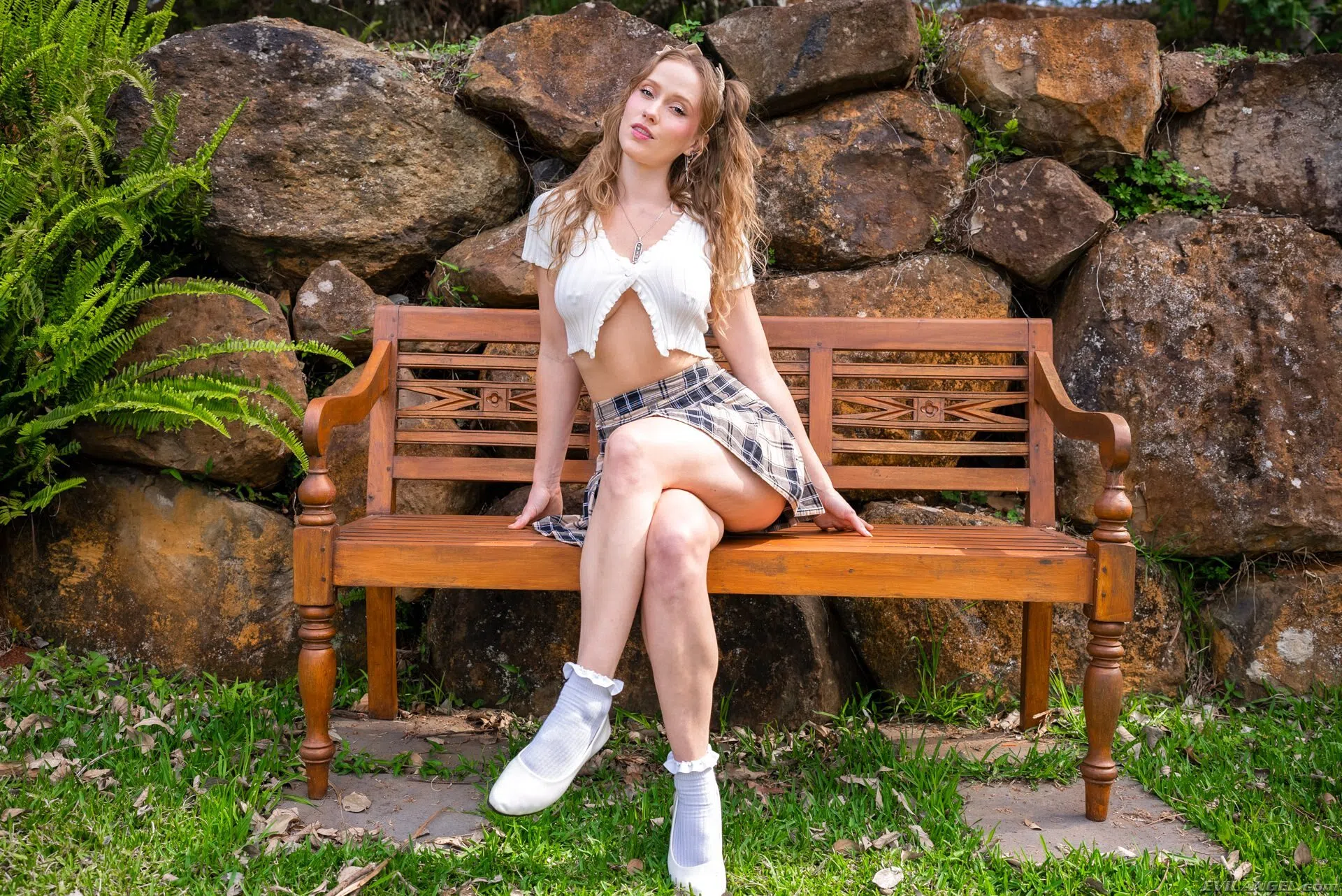 scarlet-chase-outdoor-fuck-in-the-park-172226 Of Page 1-1.webp