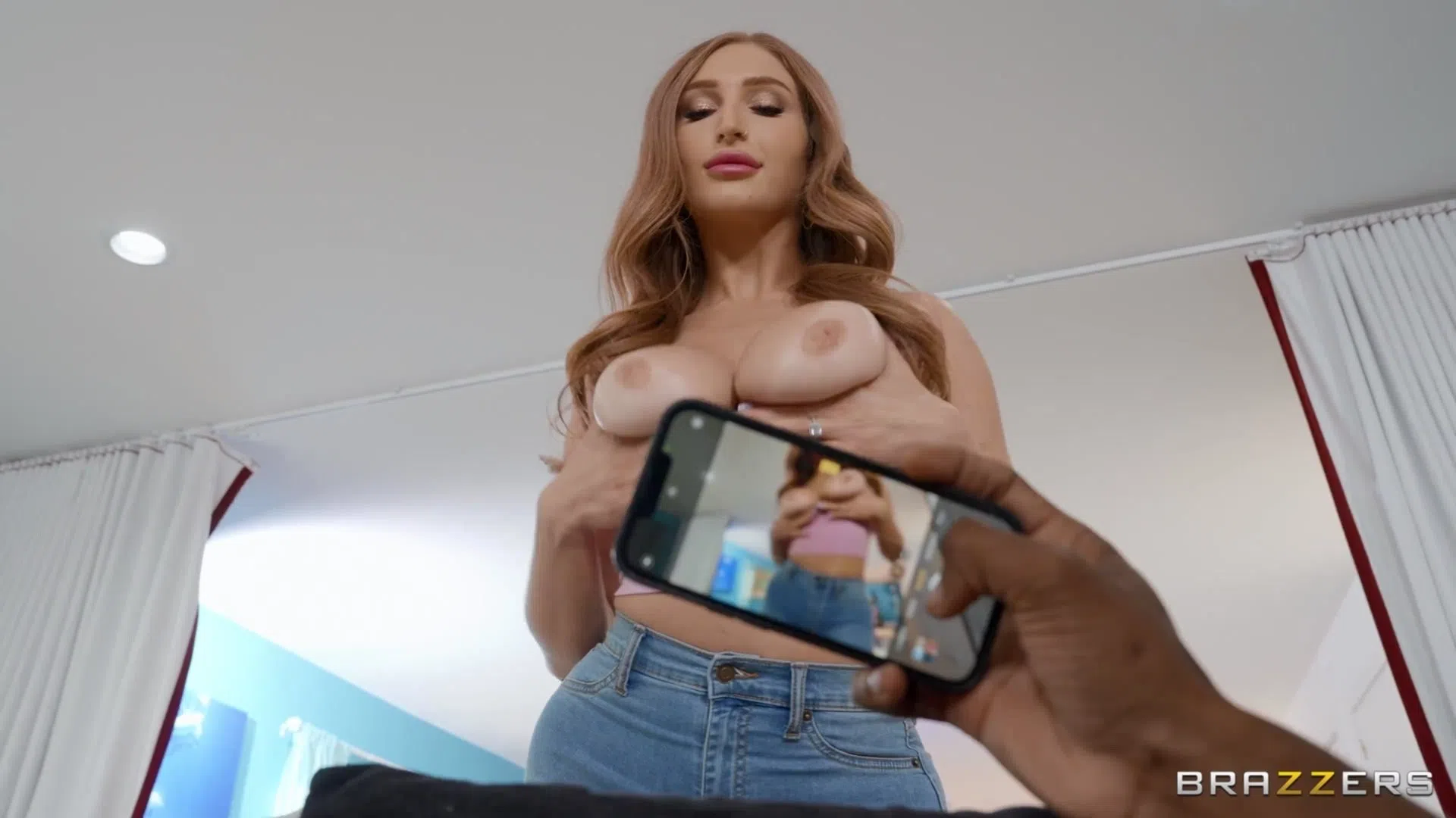 skylar-snow-brazzers-exxtra-132838 Of Page 1-1.webp