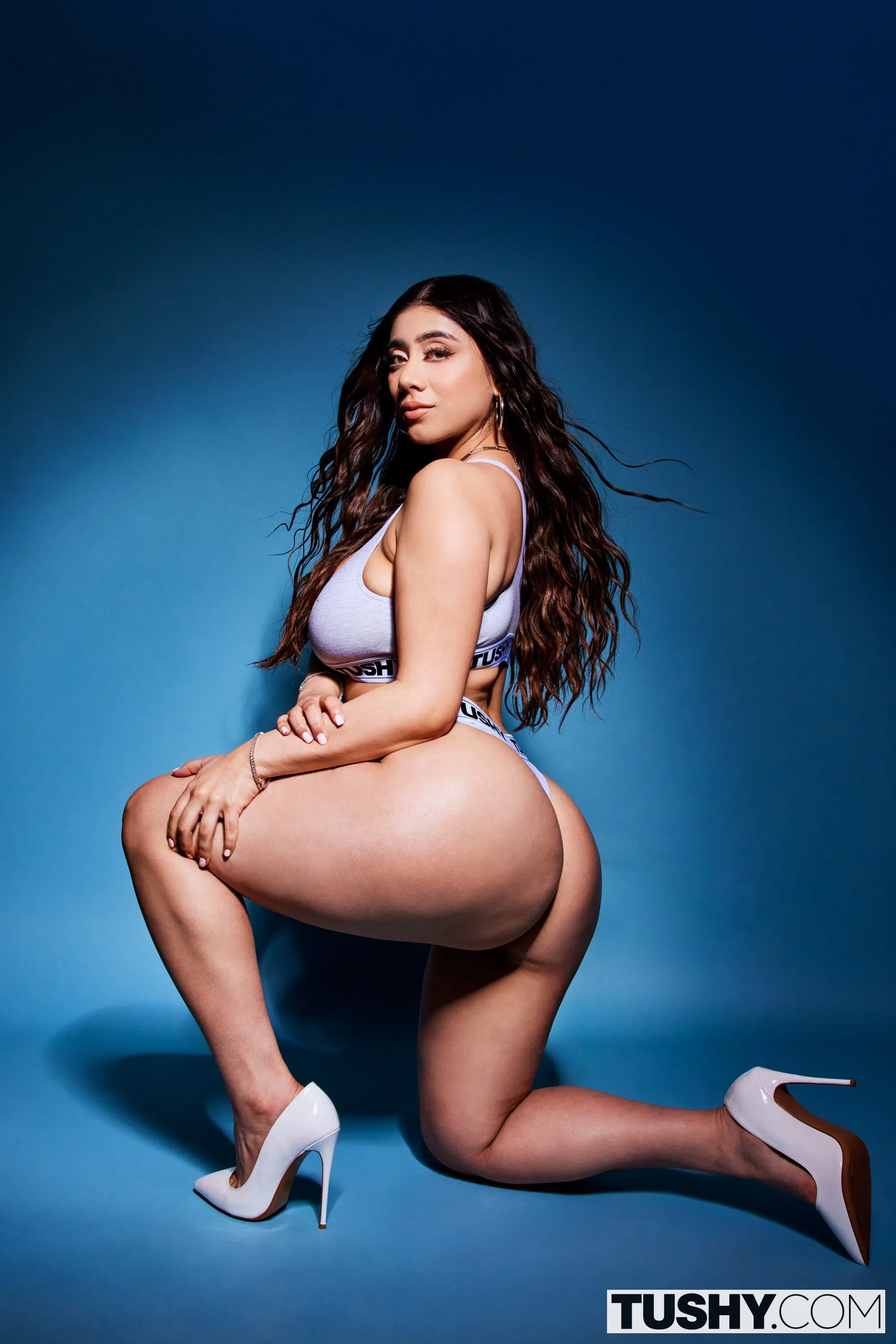 violet-myers-tushy-140992 Of Page 2-7.webp