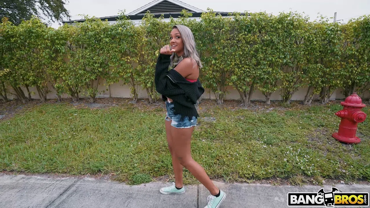 zoey-sinn-bangbus-109838 Of Page 1-1.webp