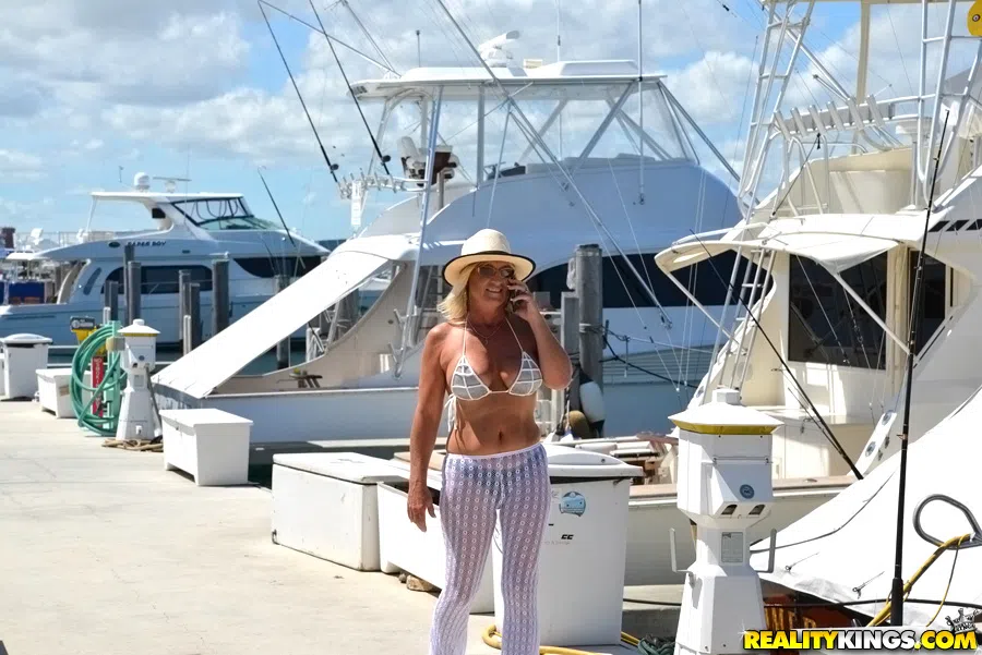 brandi-jaimes-milf-hunter-1299 Of Page 1-1.webp