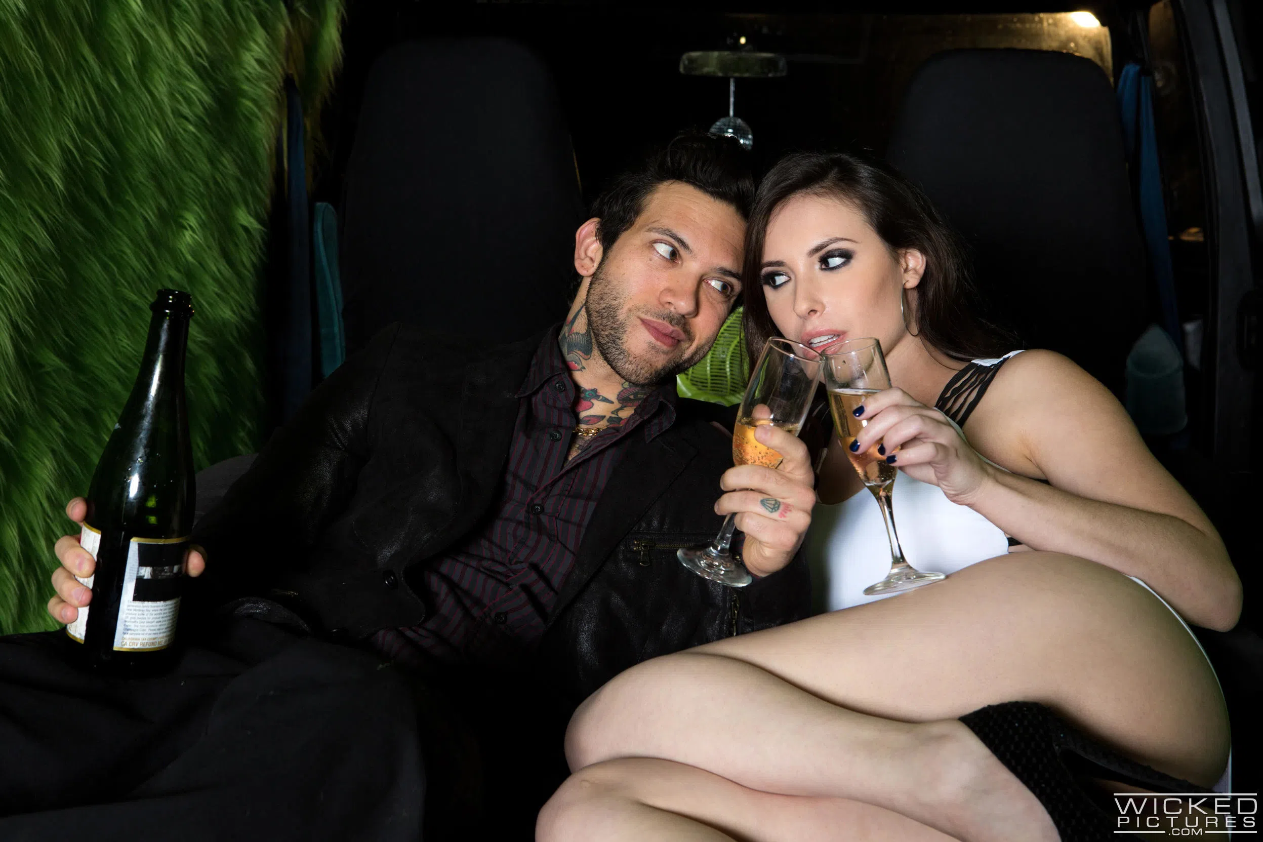 casey-calvert-weekend-to-remember-12142 Of Page 2-7.webp