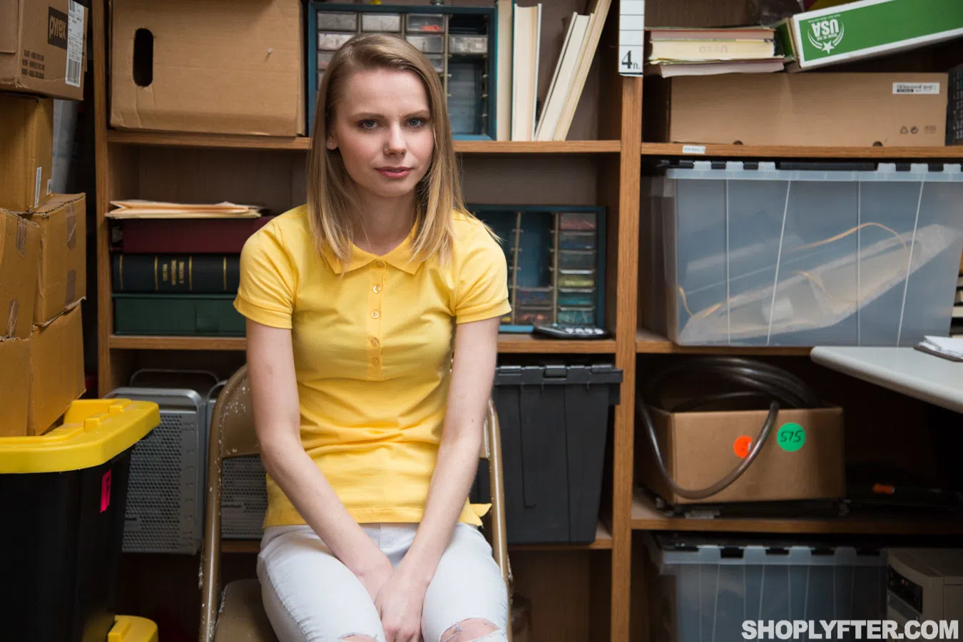 catarina-petrov-shoplyfter-24995 Of Page 1-1.webp