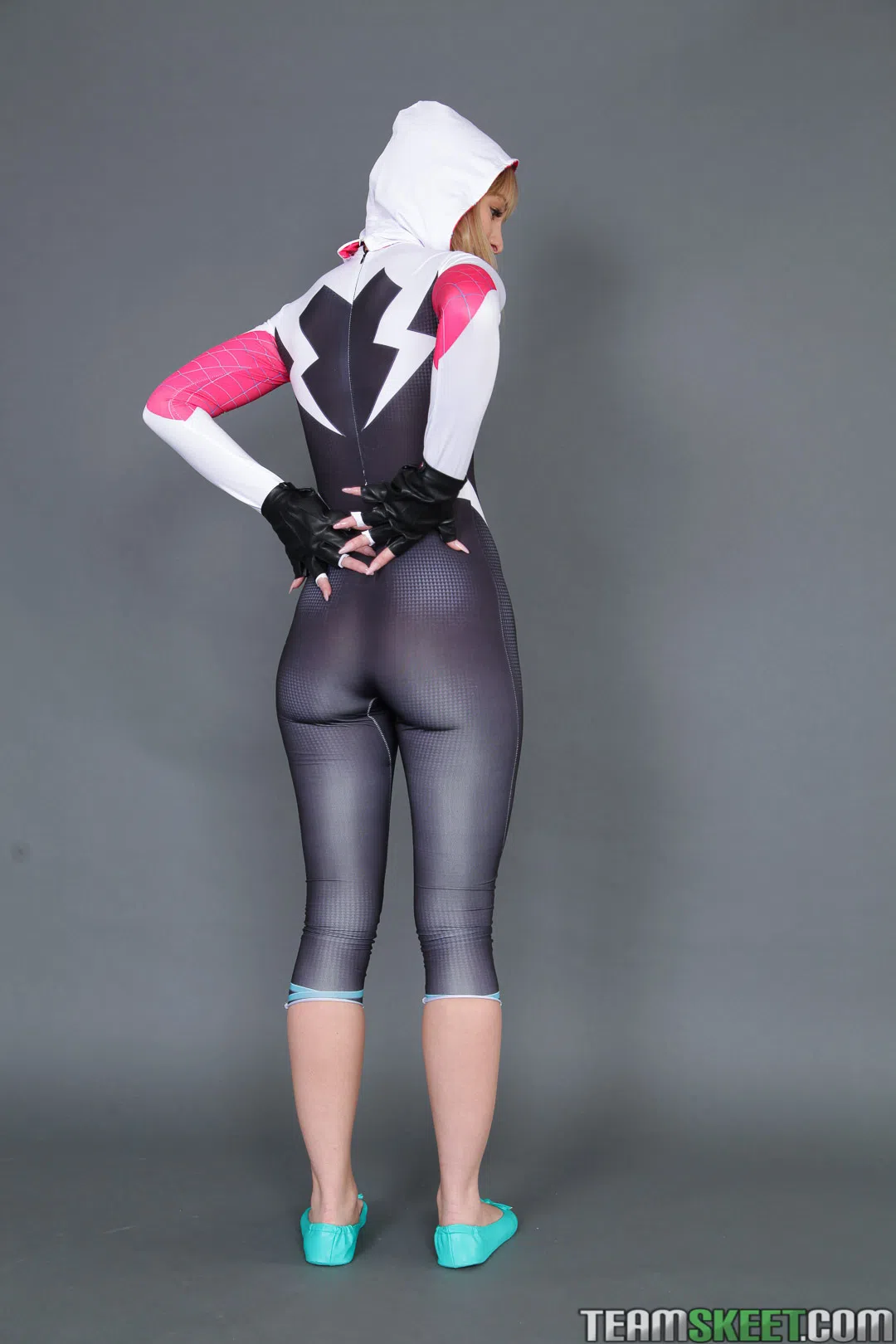 daisy-stone-teen-curves-79205 Of Page 1-3.webp