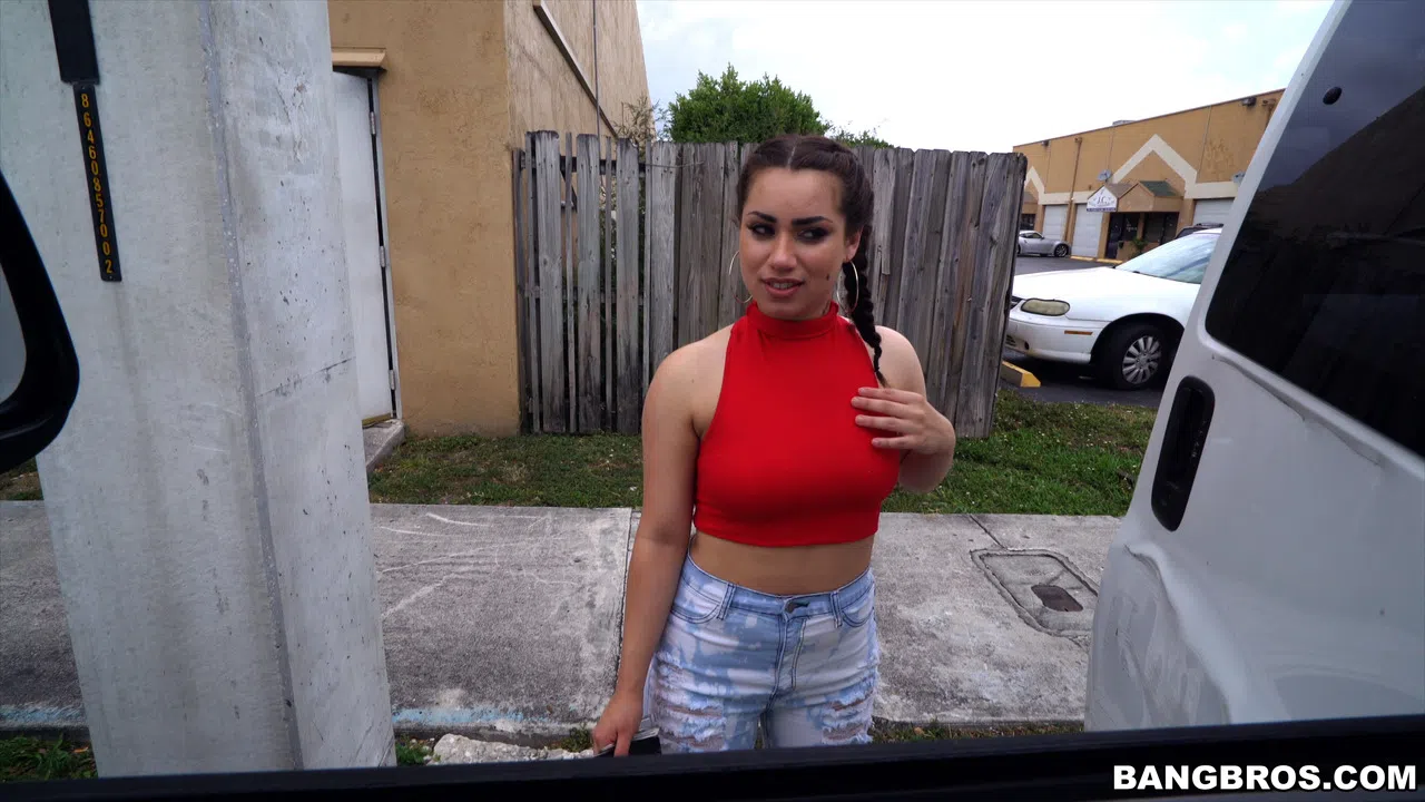 demi-lowe-bang-bus-15613 Of Page 1-3.webp