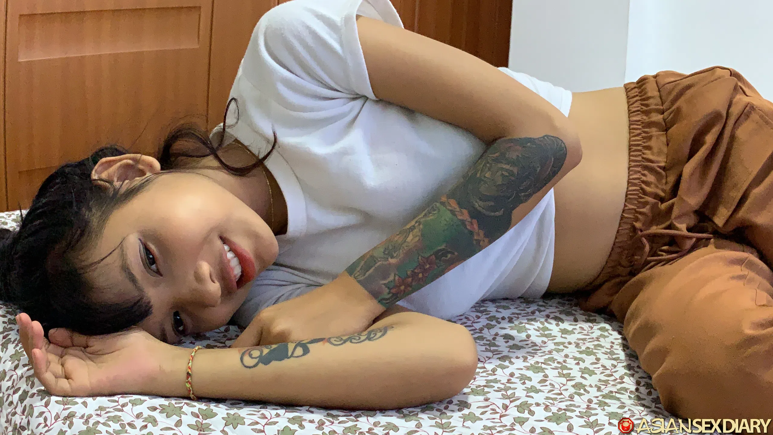 emelyn-asian-sex-diary-110553 Of Page 1-2.webp