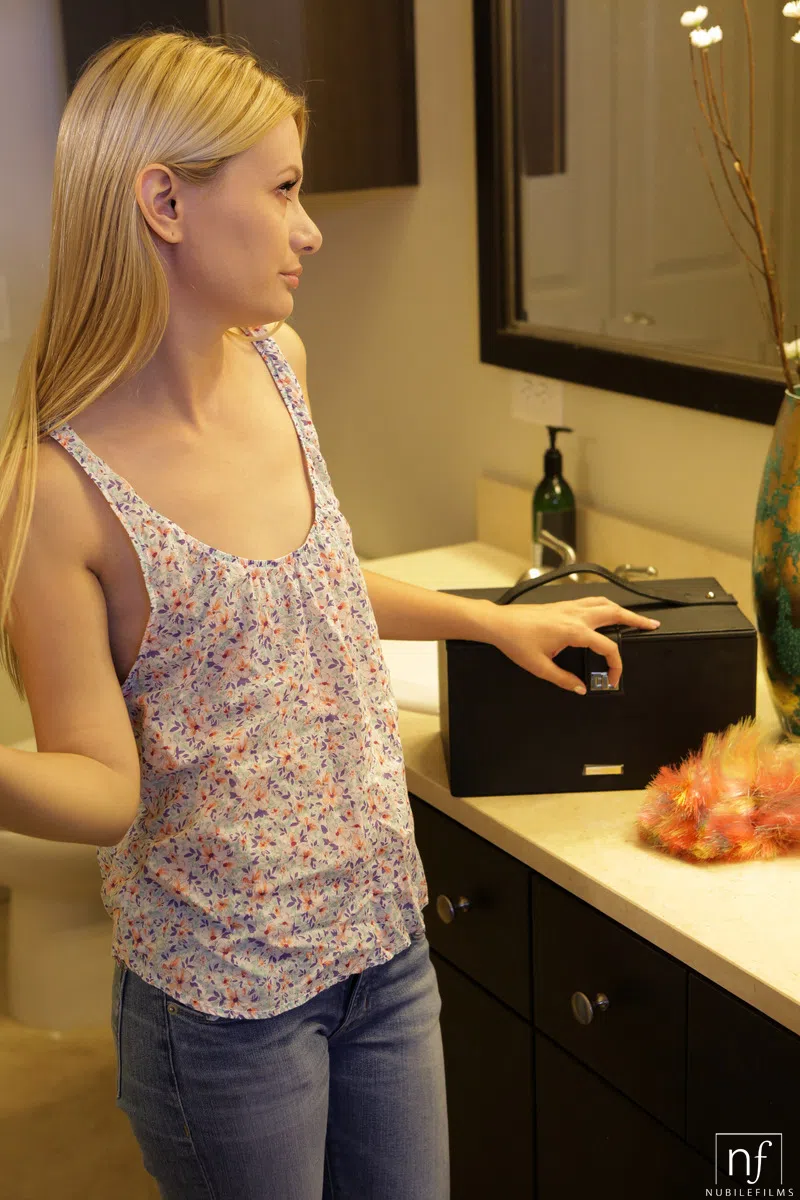 kennedy-kressler-nubile-films-54396 Of Page 1-1.webp