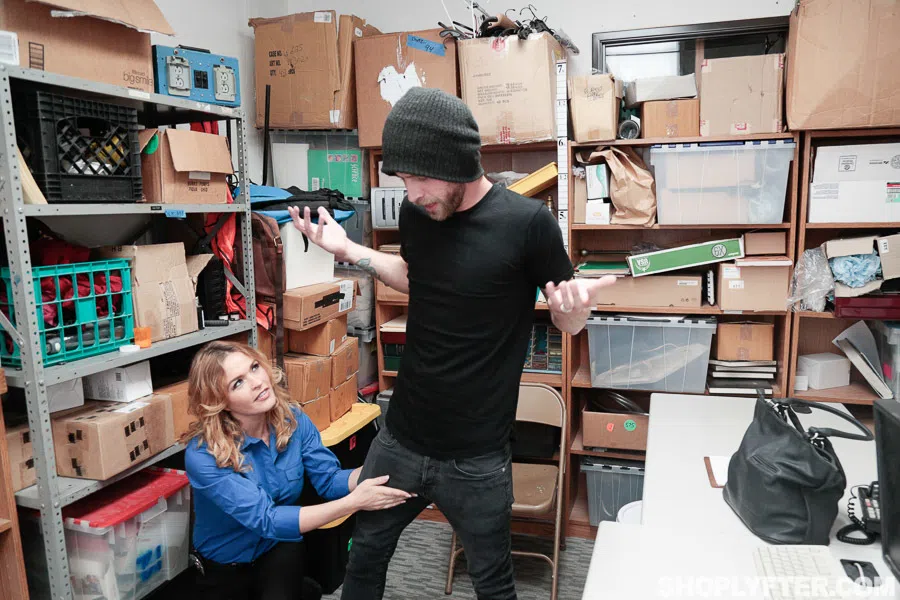 krissy-lynn-shoplyfter-37238 Of Page 1-2.webp