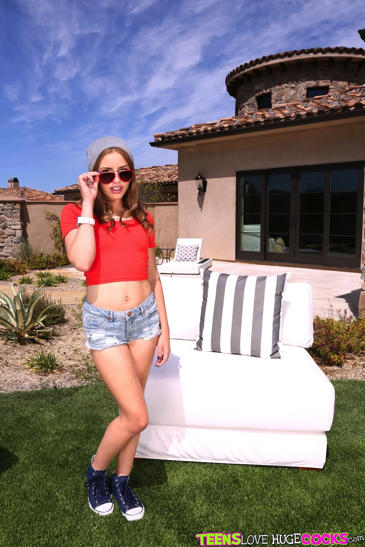 natasha-white-teens-love-huge-cocks-6648 Of Page 1-1.webp