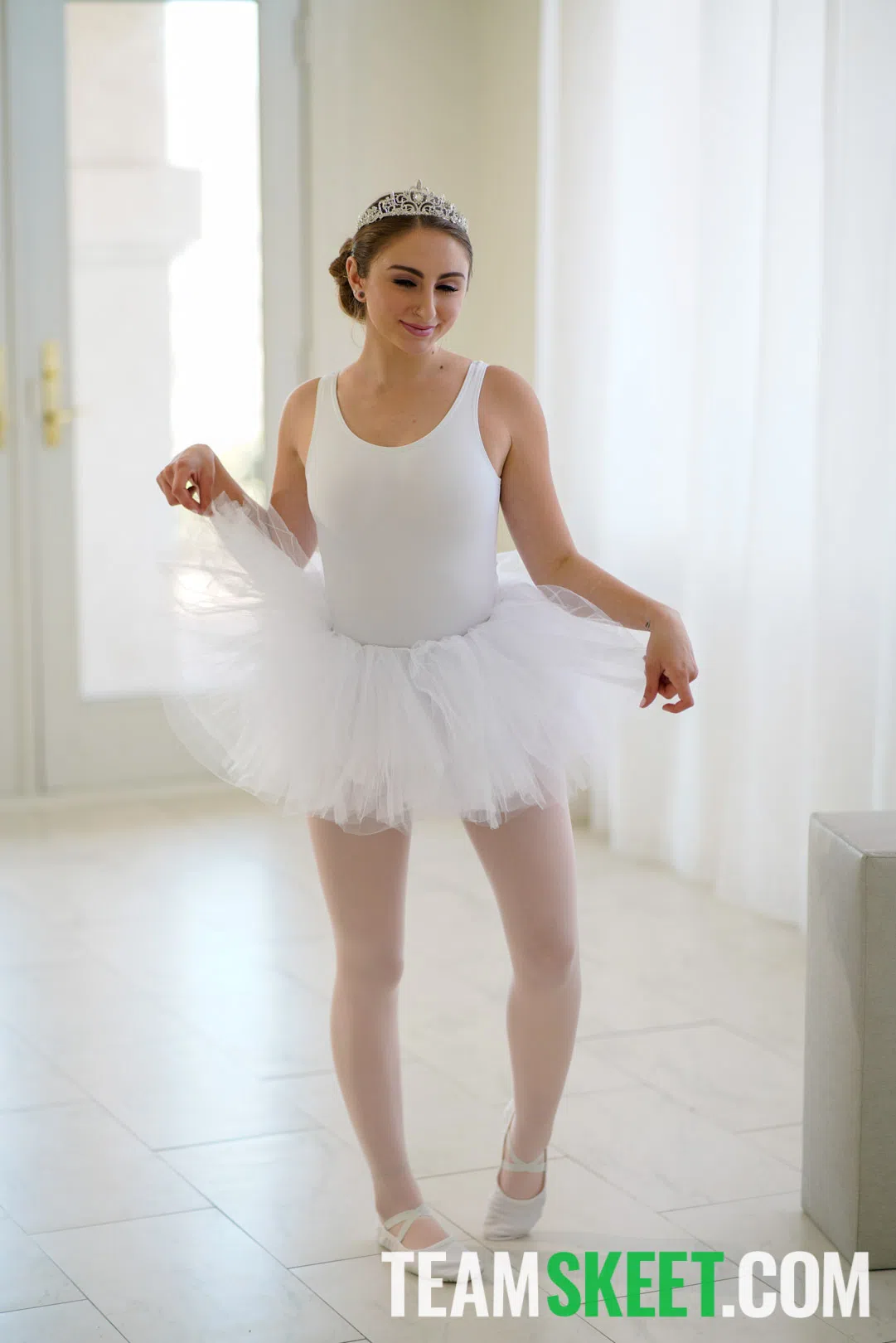 penelope-kay-exxxtra-small-99743 Of Page 1-1.webp