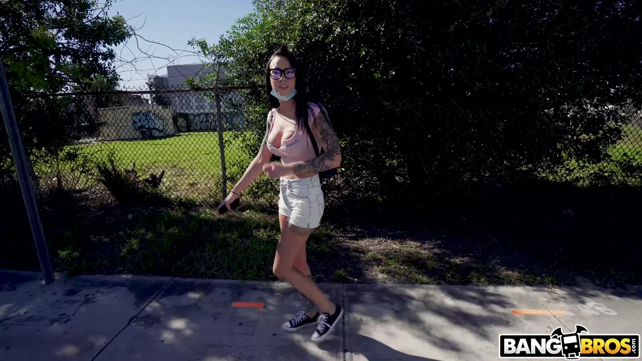 sabrina-valentine-bangbus-90735 Of Page 1-1.webp