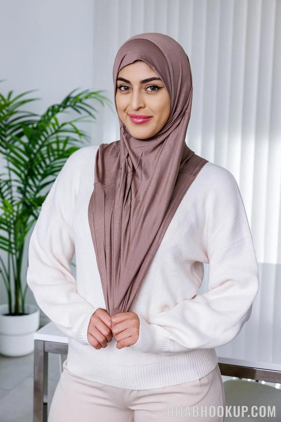 sophia-leone-hijab-hookup-156094 Of Page 1-1.webp