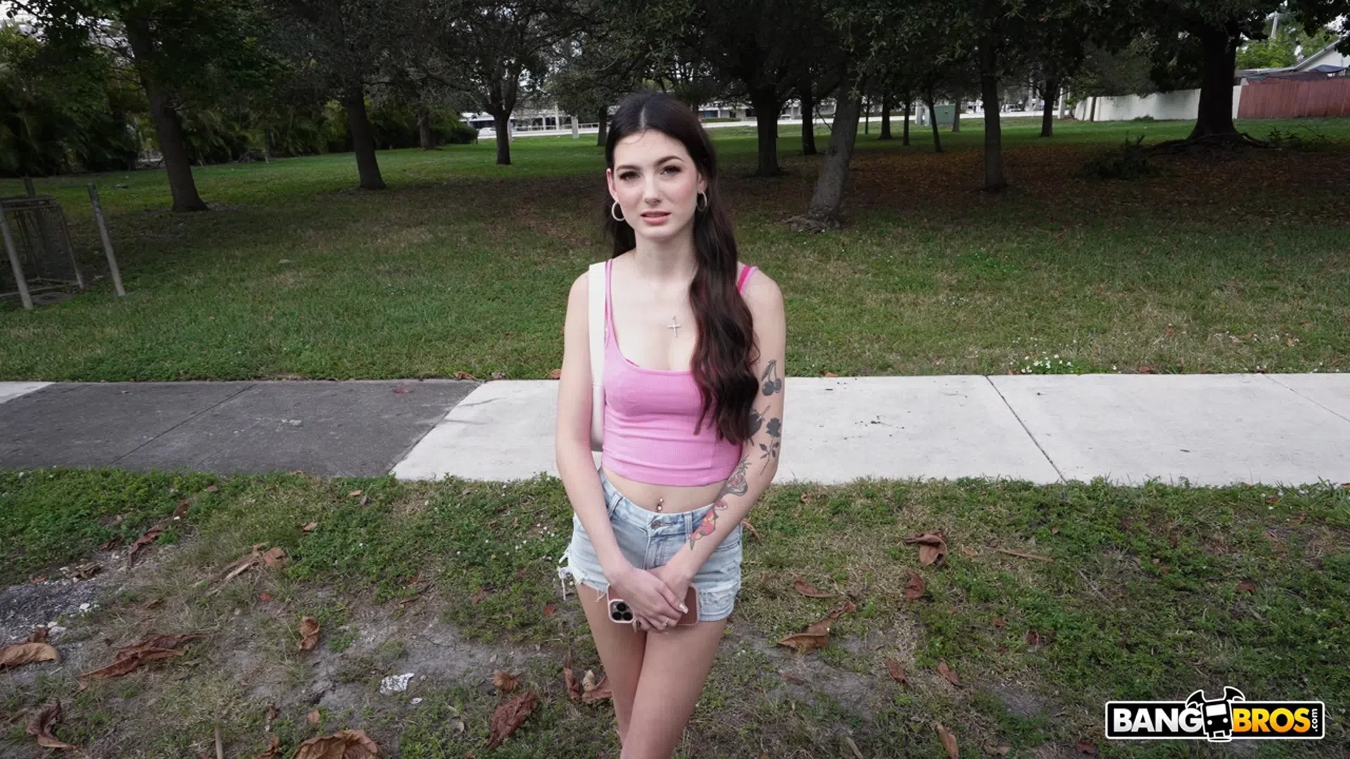 sophie-tyler-bangbus-182332 Of Page 1-2.webp