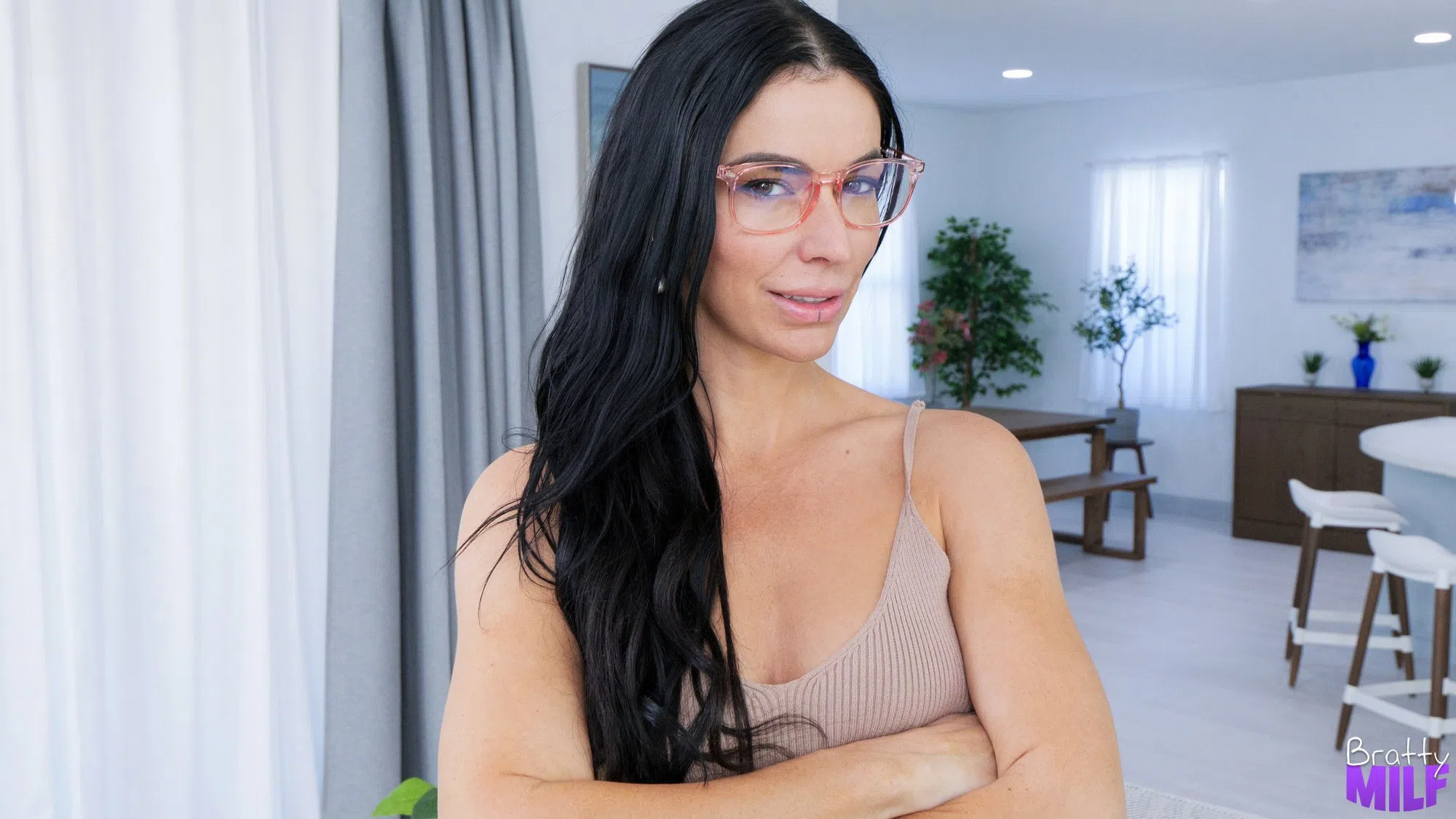 venus-valencia-bratty-milf-203947 Of Page 1-3.webp