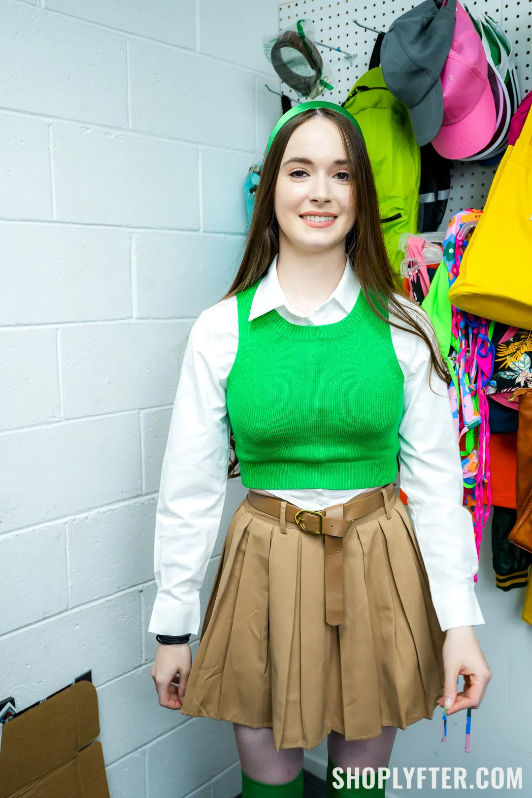 hazel-moore-shoplyfter-183408 Of Page 1-2.webp
