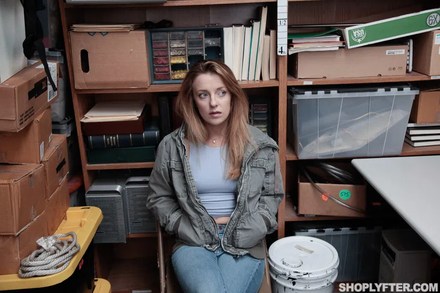 kate-kenzi-shoplyfter-46442 Of Page 1-1.webp