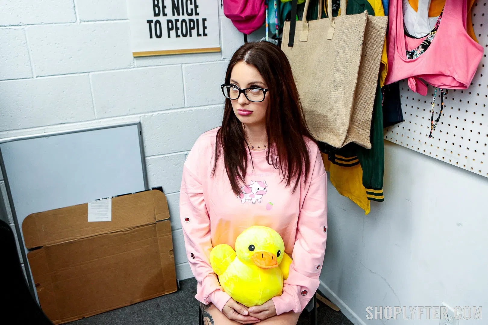 maddy-may-shoplyfter-155587 Of Page 1-1.webp