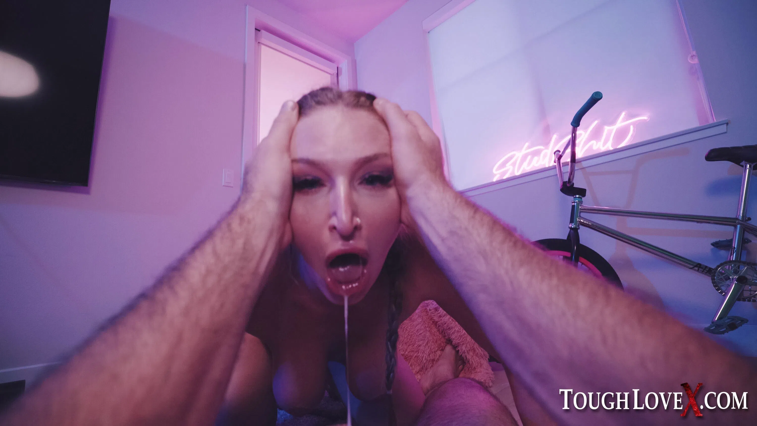 skylar-snow-tough-love-x-117069 Of Page 3-11.webp