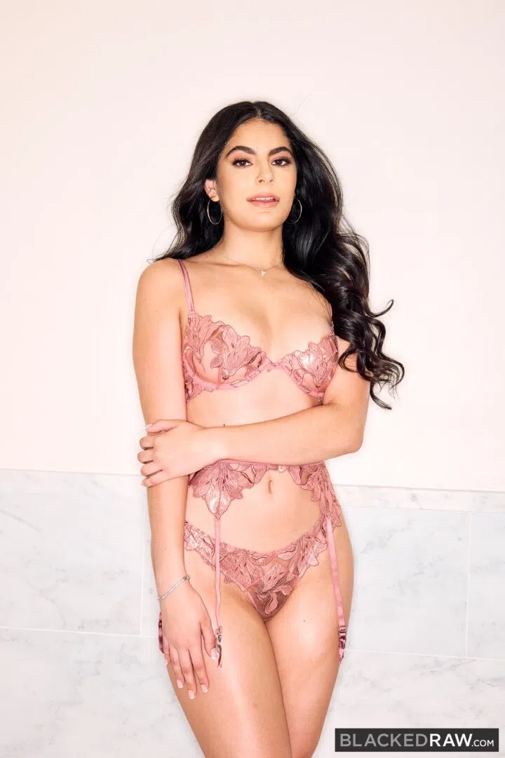 angel-gostosa-blacked-raw-184119 Of Page 1-2.webp