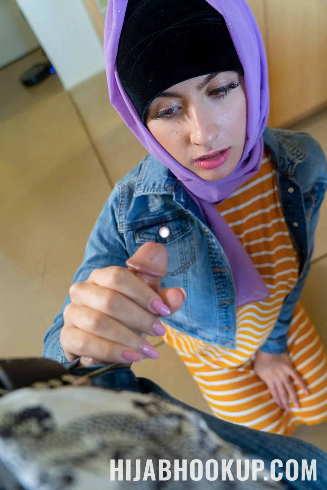 angeline-red-hijab-hookup-103094 Of Page 1-5.webp