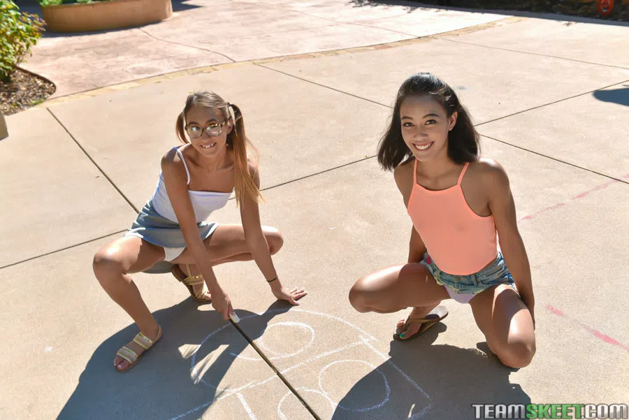 aria-skye-and-raquel-diamond-exxxtra-small-34137 Of Page 1-1.webp