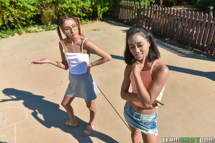 aria-skye-and-raquel-diamond-exxxtra-small-34137 Of Page 1-3.webp