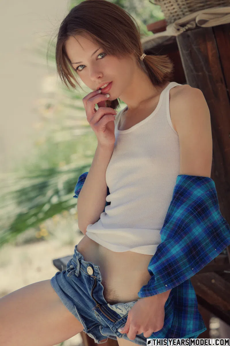 bonnie-apricot-this-years-model-97953 Of Page 1-5.webp