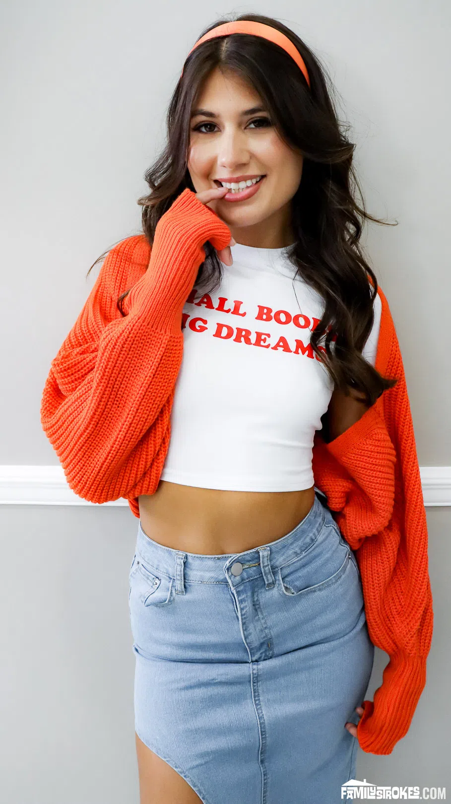 charlotte-mae-dad-crush-190602 Of Page 2-9.webp