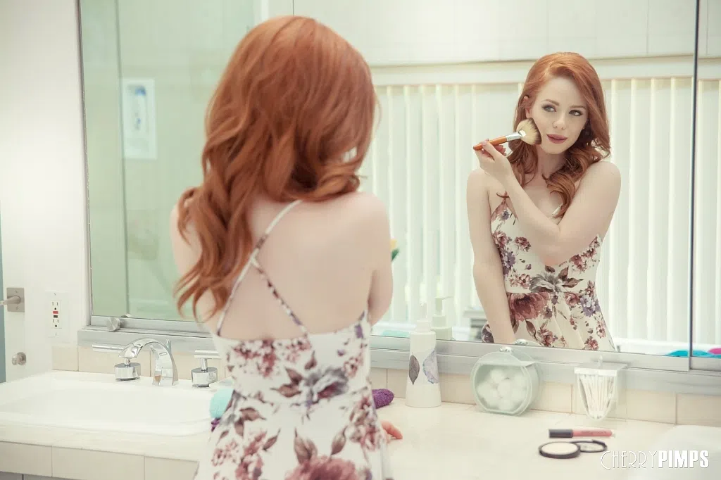 ella-hughes-no-time-for-panties-43188 Of Page 1-2.webp