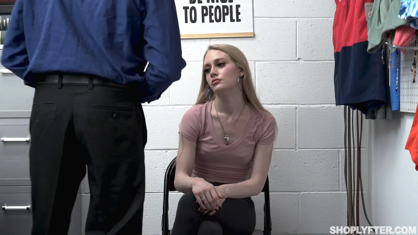 emma-starletto-shoplyfter-82871 Of Page 1-2.webp