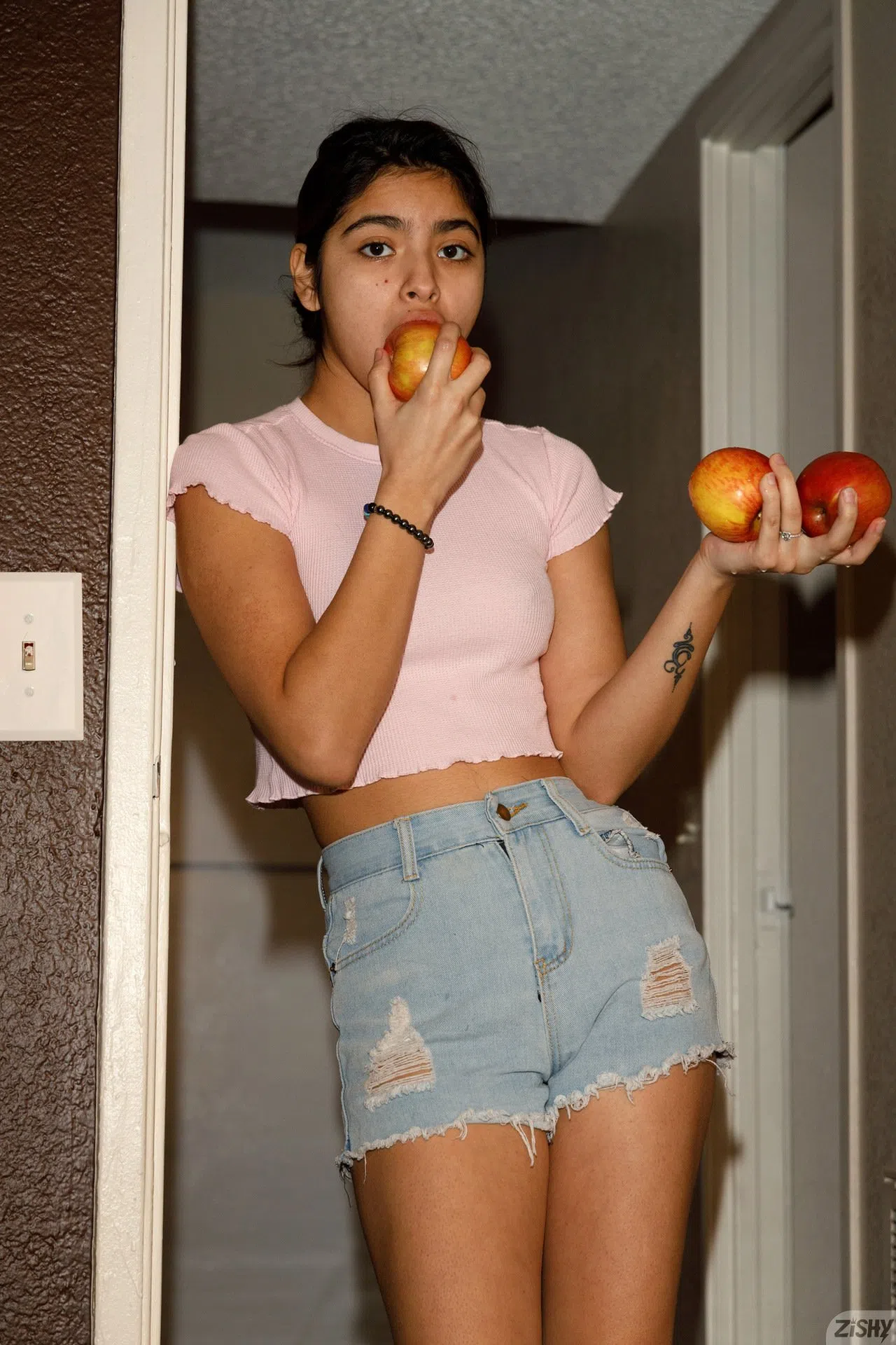 hazel-heart-them-apples-zishy-164657 Of Page 1-2.webp