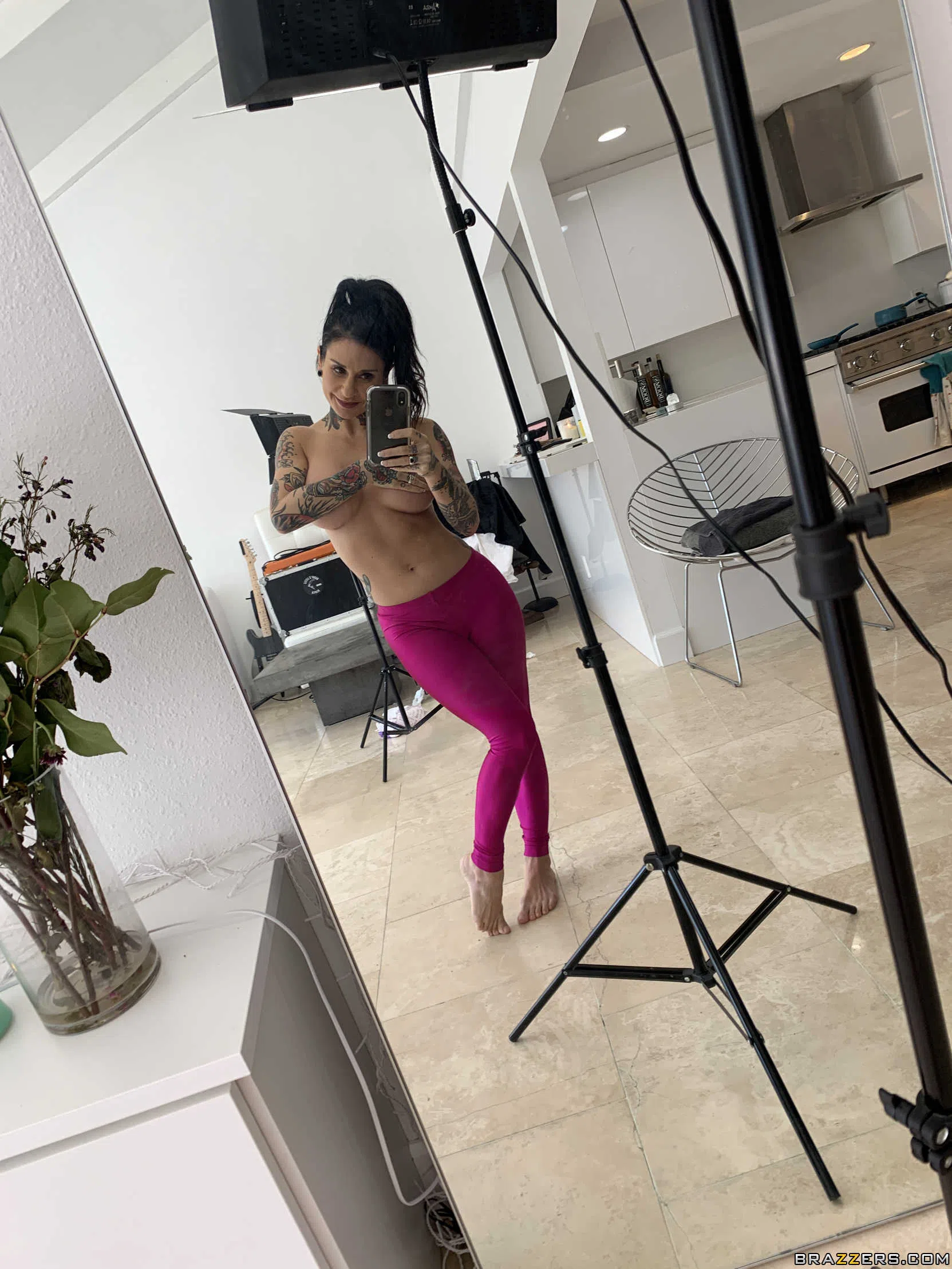 joanna-angel-day-with-a-pornstar-77277 Of Page 1-5.webp