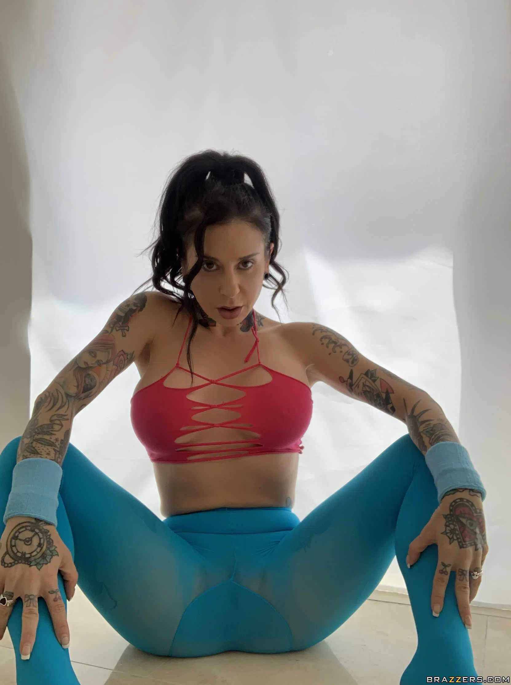 joanna-angel-day-with-a-pornstar-77277 Of Page 2-9.webp