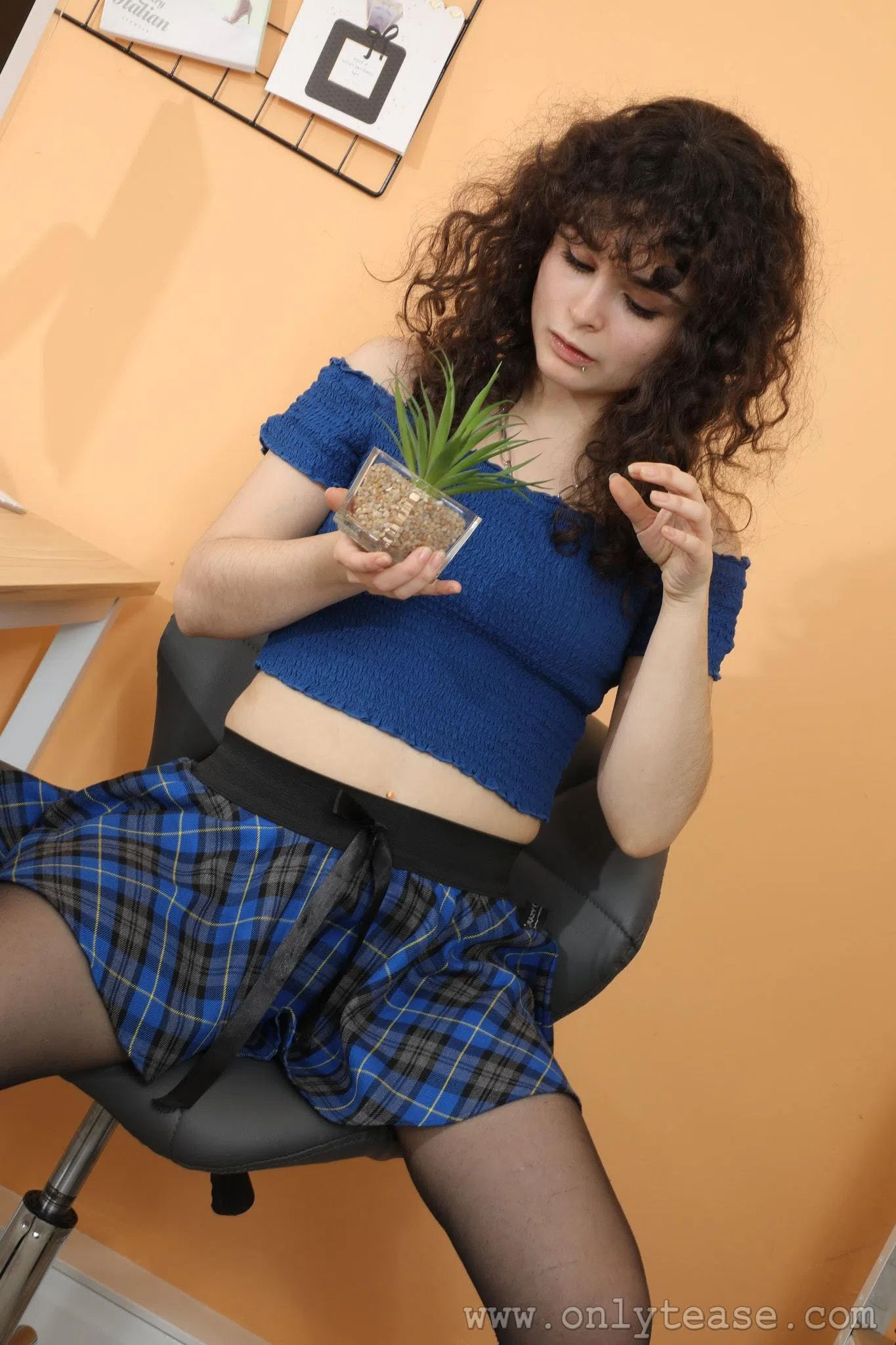 karen-holster-only-tease-96625 Of Page 1-2.webp
