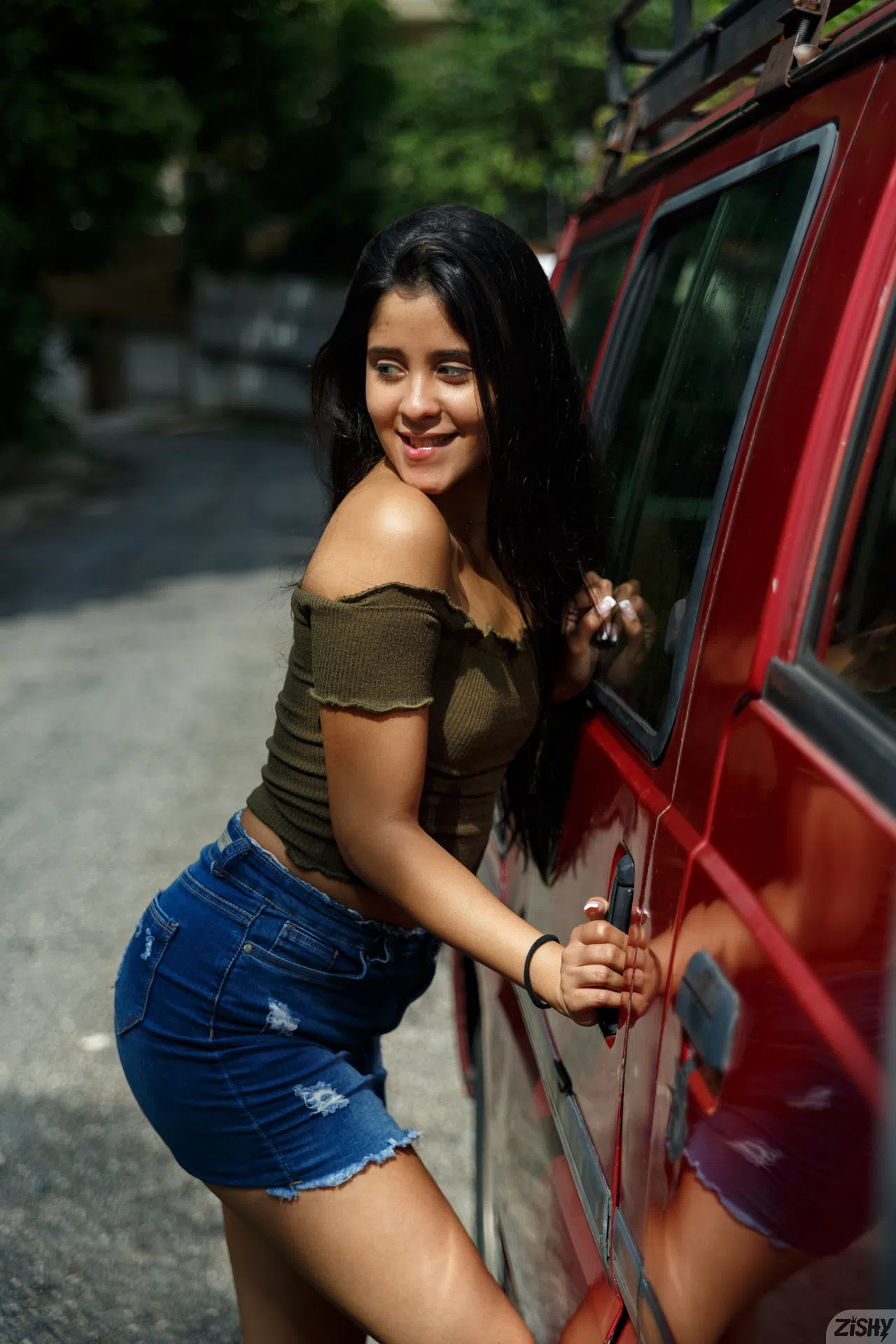 katie-arias-zishy-108671 Of Page 1-4.webp