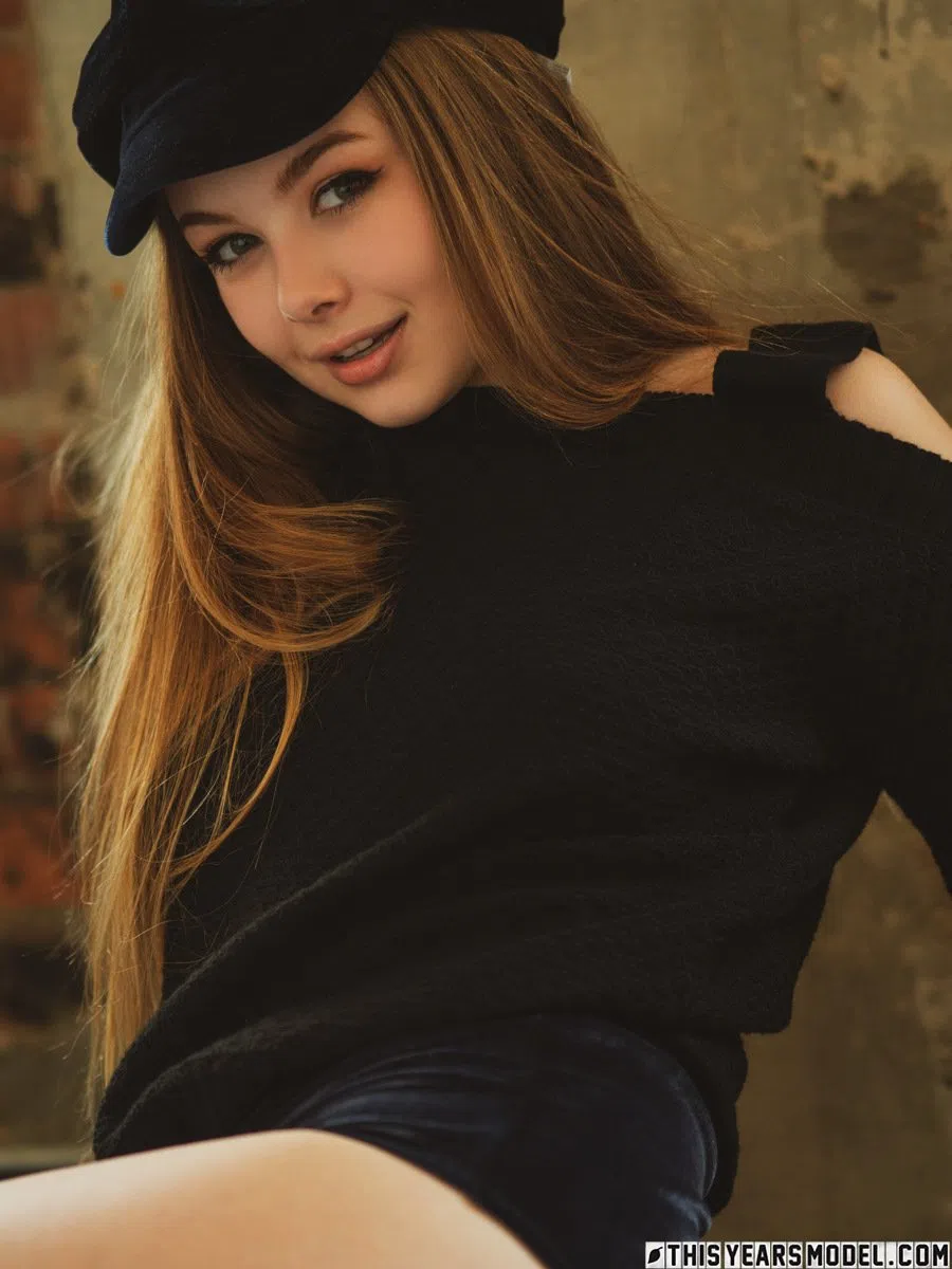 lana-lee-this-years-model-73366 Of Page 1-1.webp