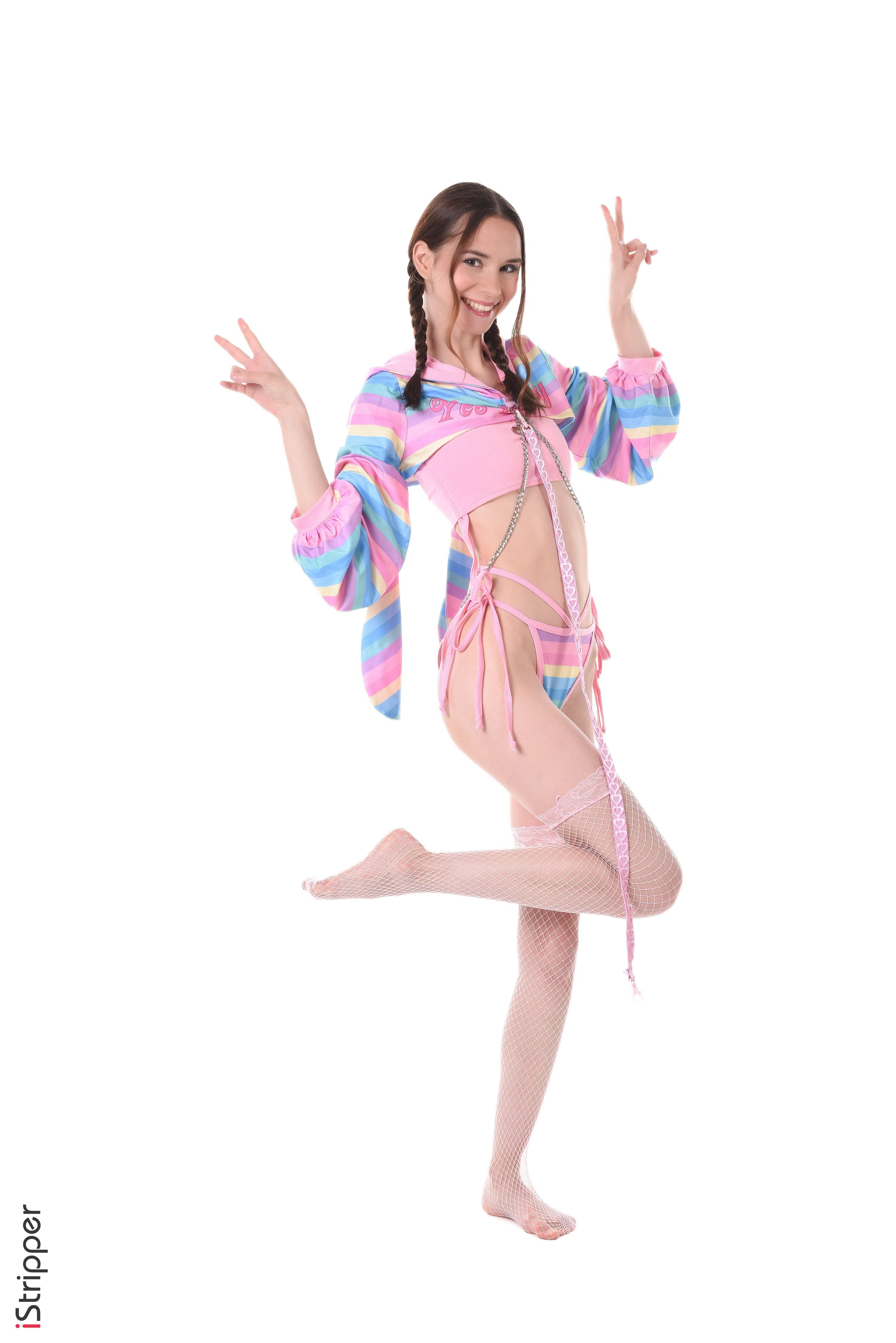 leona-mia-istripper-174425 Of Page 1-1.webp