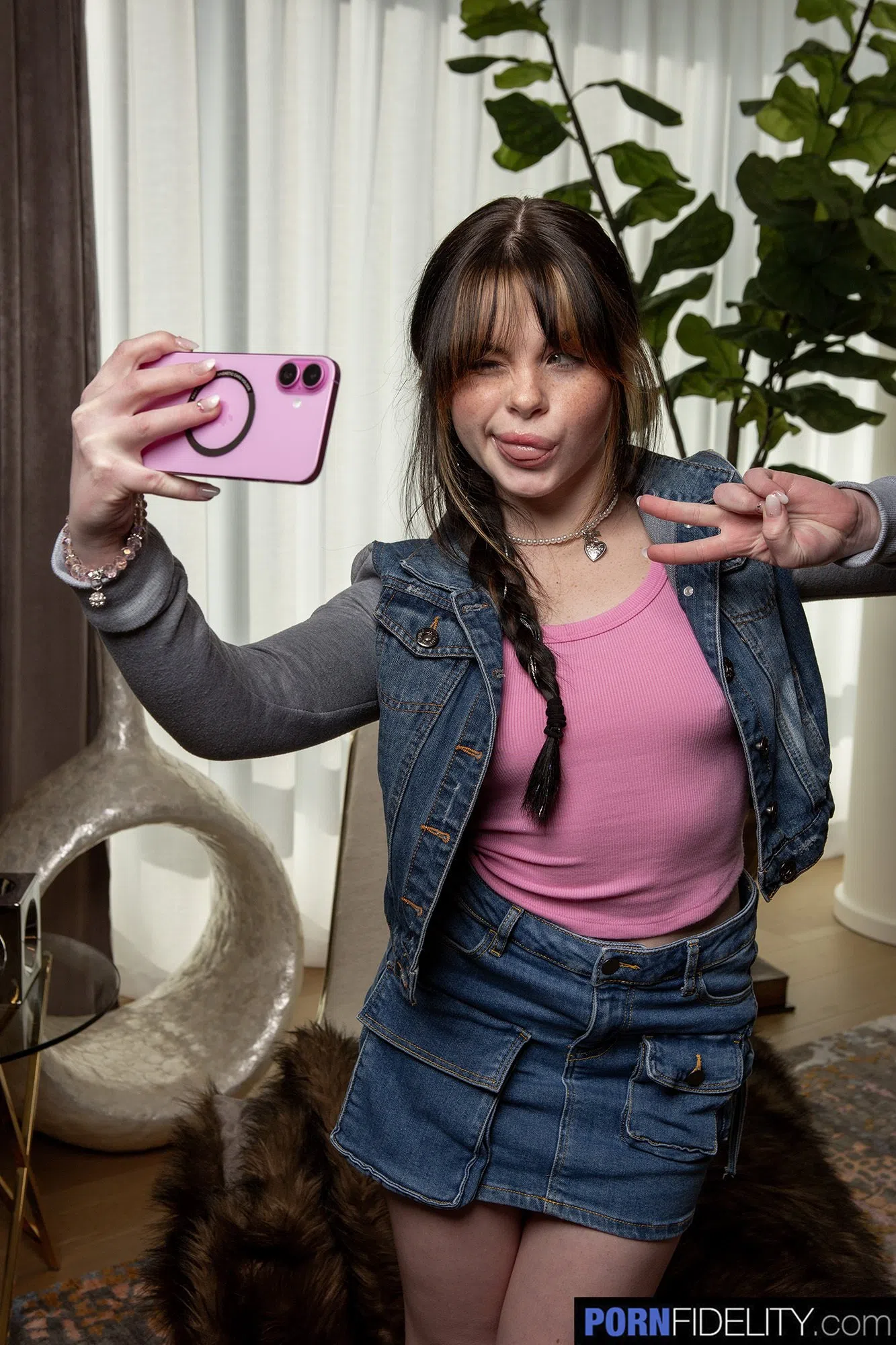 lola-valentine-pornfidelity-207267 Of Page 1-1.webp