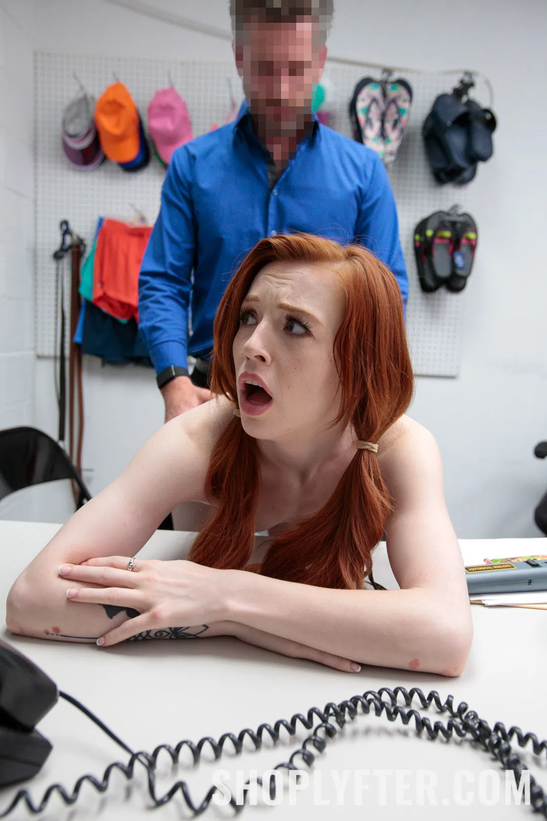 madi-collins-shoplyfter-101271 Of Page 1-5.webp