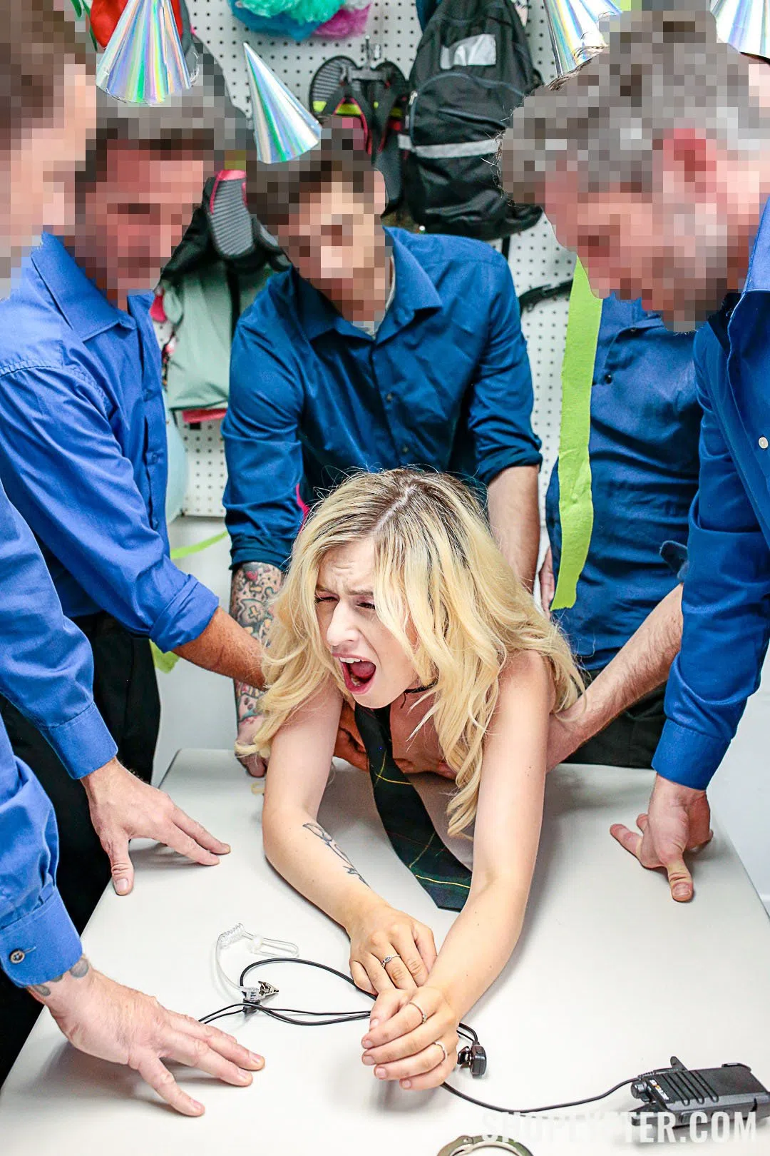 minxx-marley-shoplyfter-120284 Of Page 1-5.webp