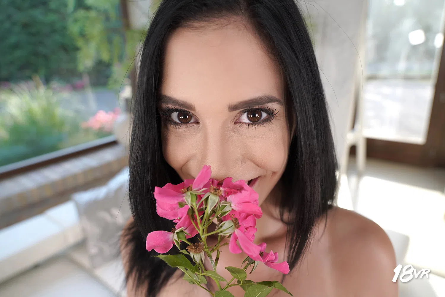 nikki-fox-18-vr-82832 Of Page 1-4.webp