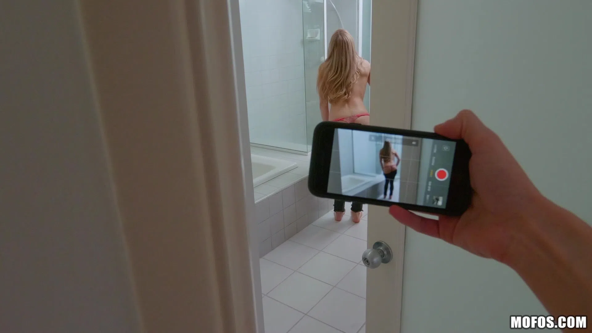 nikki-peach-pervs-on-patrol-59835 Of Page 1-1.webp