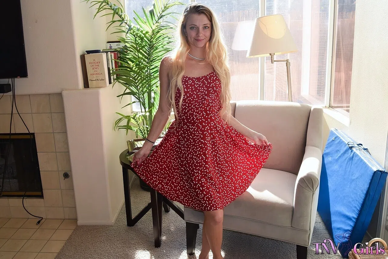 riley-star-tnv-girls-182334 Of Page 1-1.webp