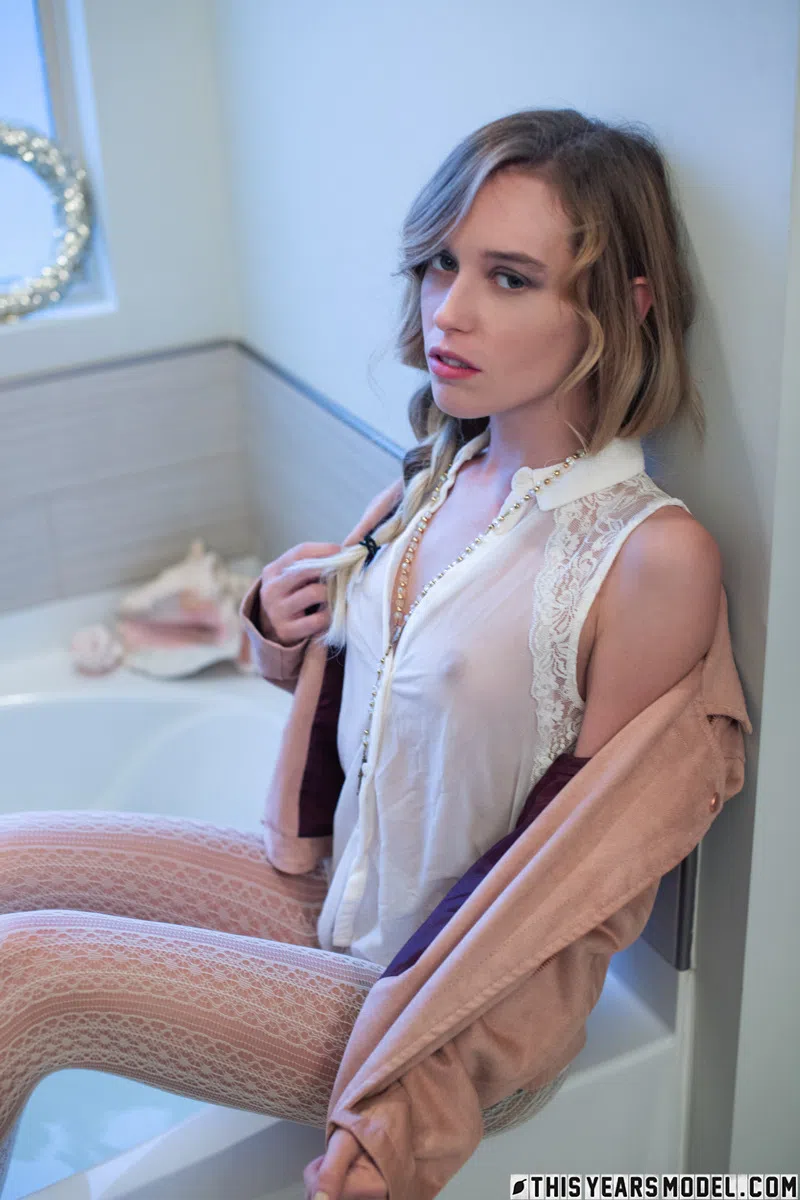 samantha-styles-this-years-model-81212 Of Page 1-1.webp